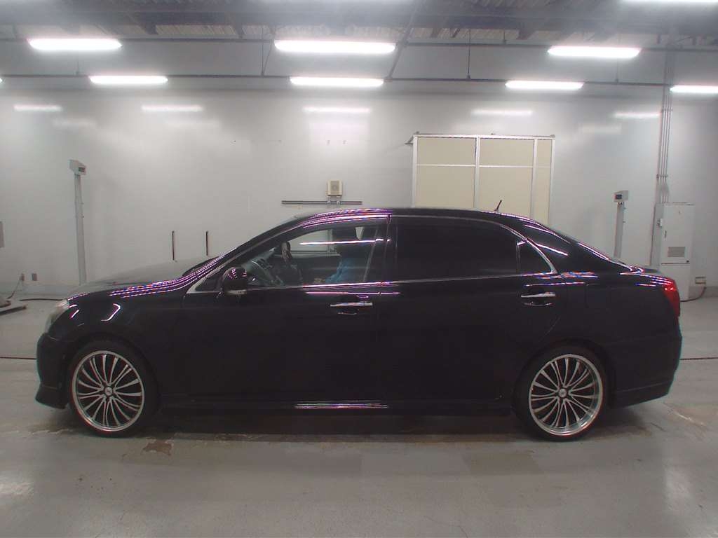 TOYOTA CROWN MAJESTA