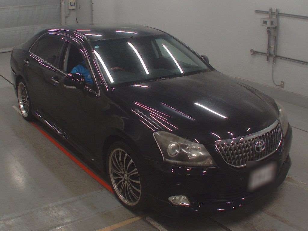 TOYOTA CROWN MAJESTA