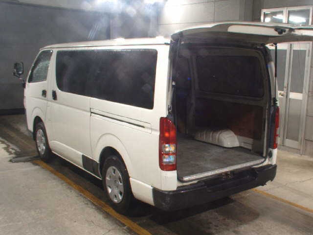 TOYOTA REGIUS ACE