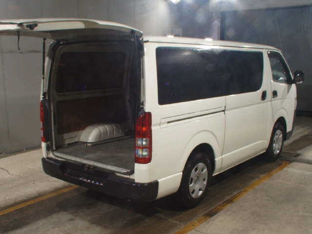 TOYOTA REGIUS ACE
