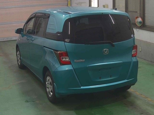 HONDA FREED SPIKE
