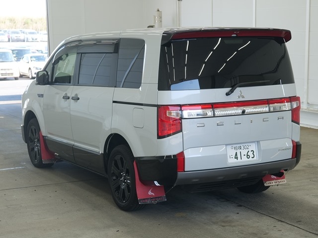MITSUBISHI DELICA D:5