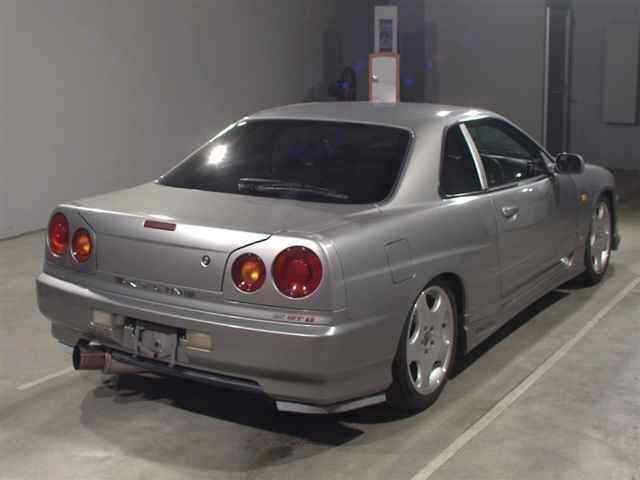 NISSAN SKYLINE