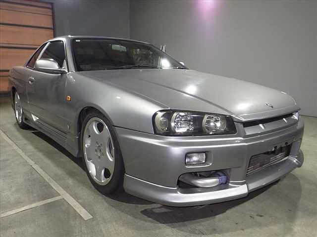 NISSAN SKYLINE