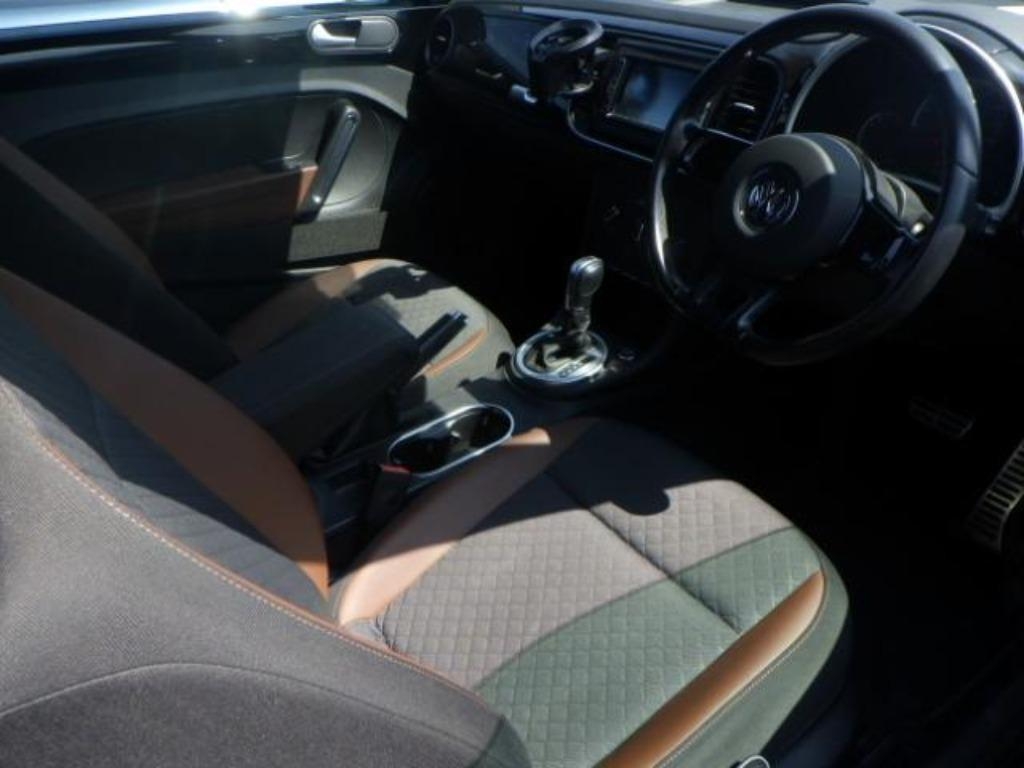 VOLKSWAGEN BEETLE