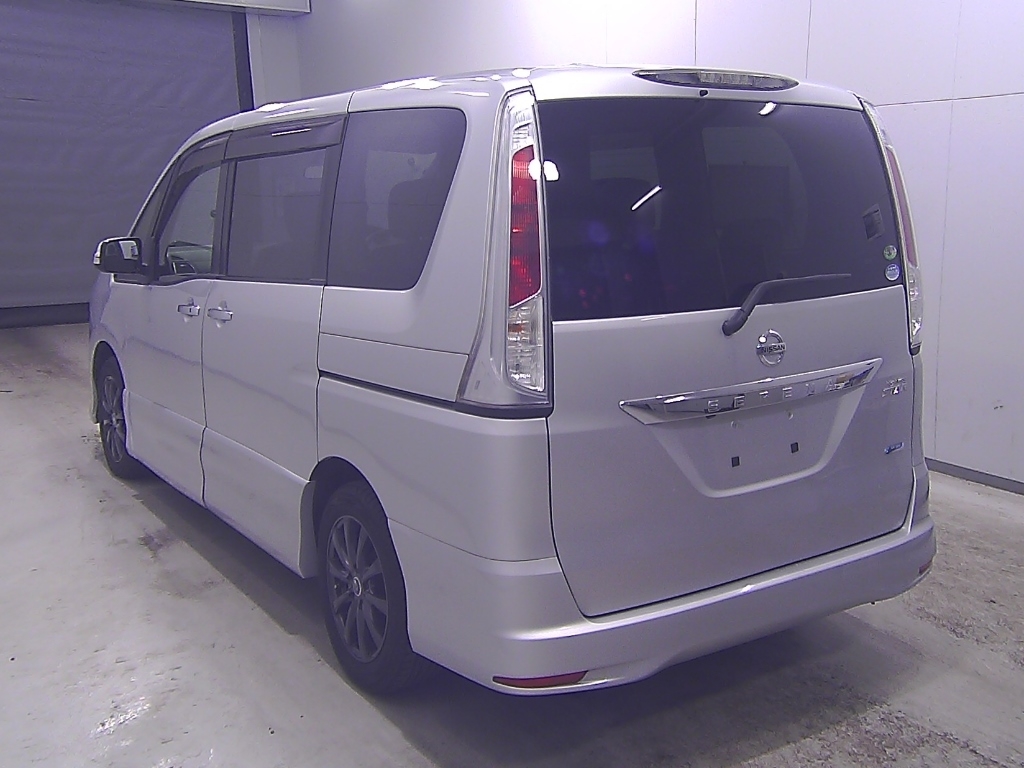 NISSAN SERENA