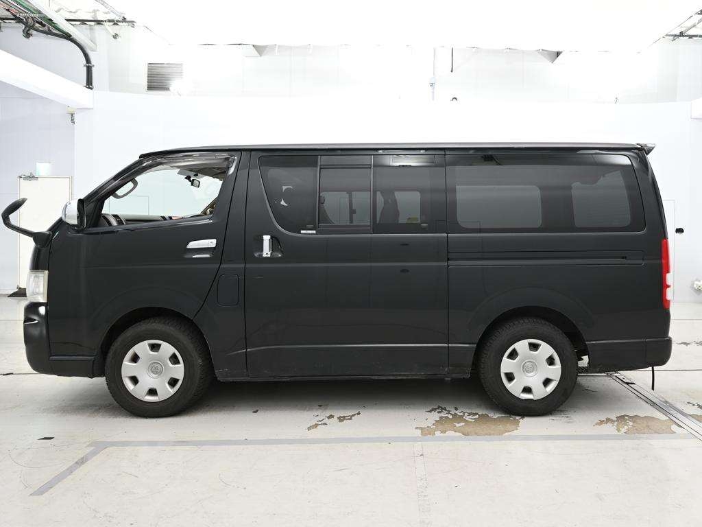 TOYOTA REGIUS ACE