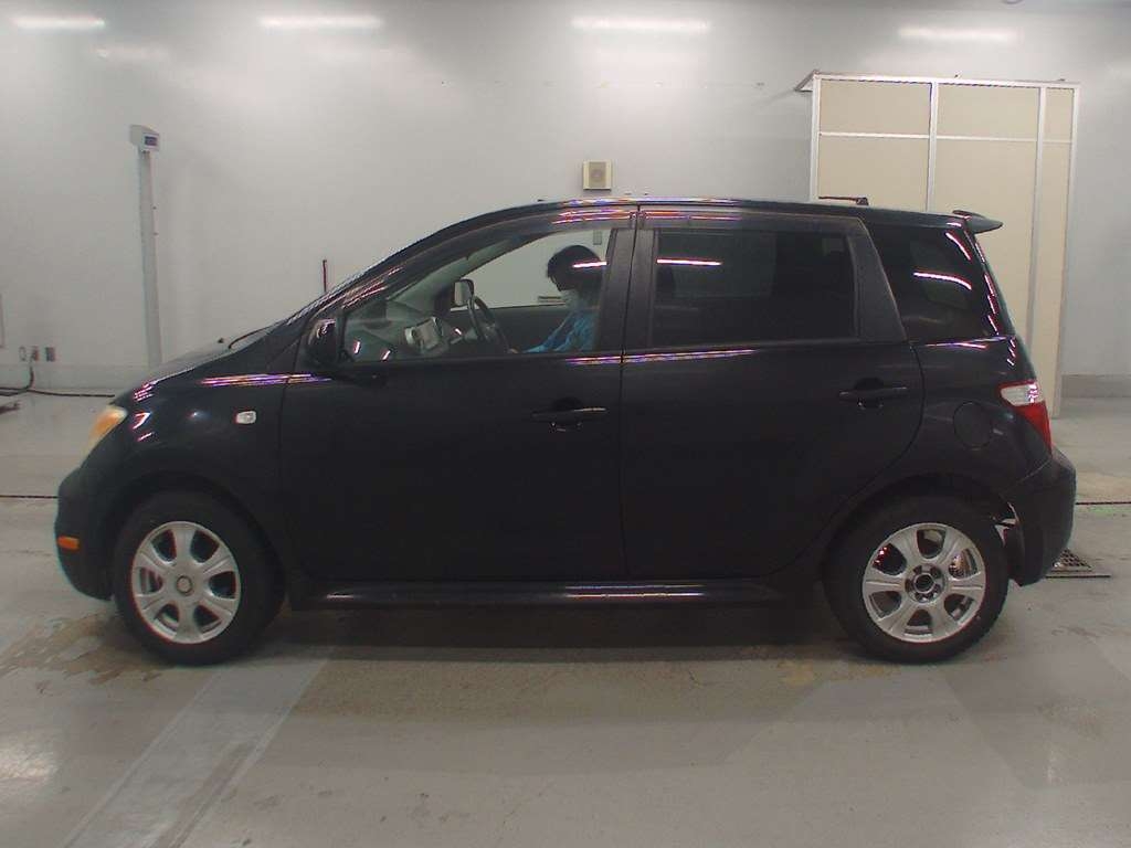 TOYOTA IST