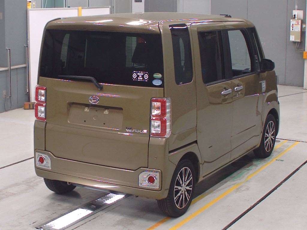 DAIHATSU WAKE