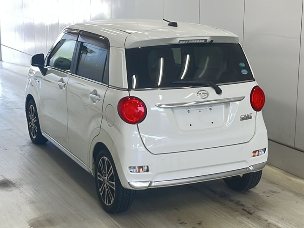 DAIHATSU CAST