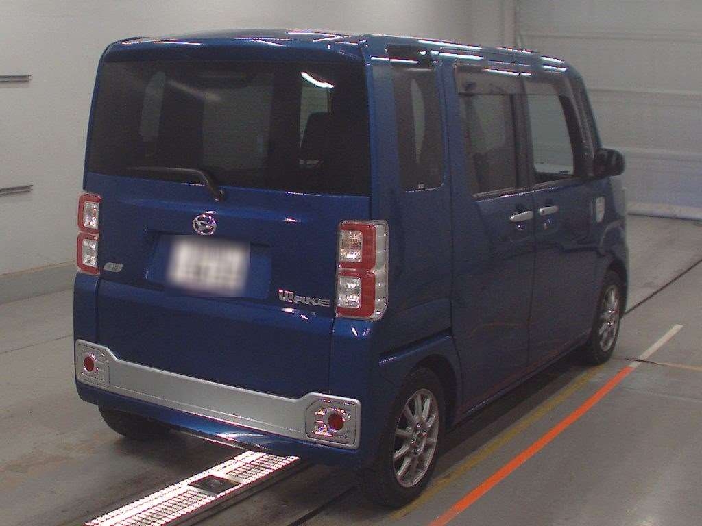 DAIHATSU WAKE