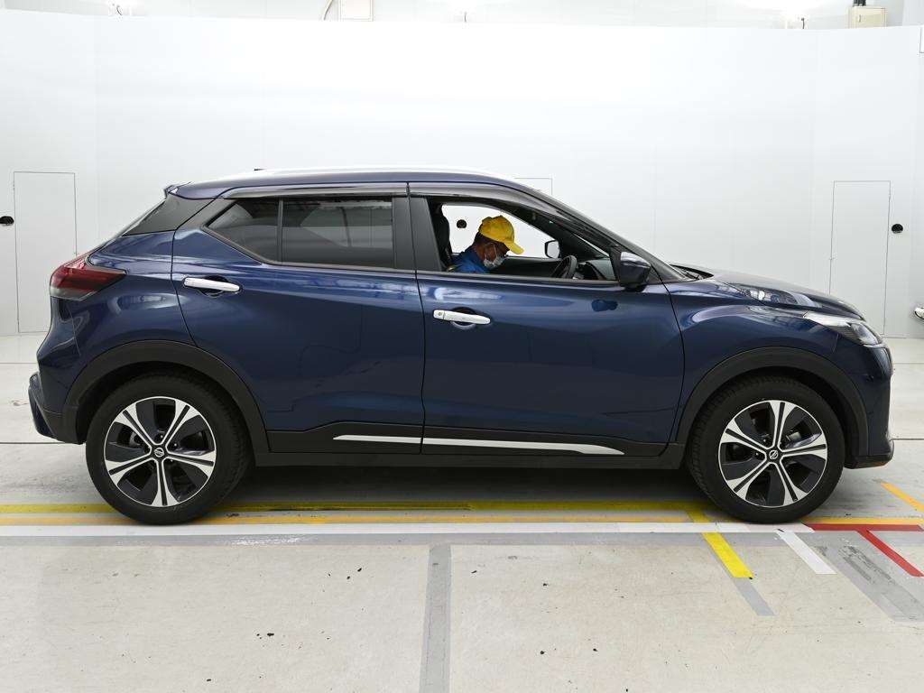 NISSAN KICKS