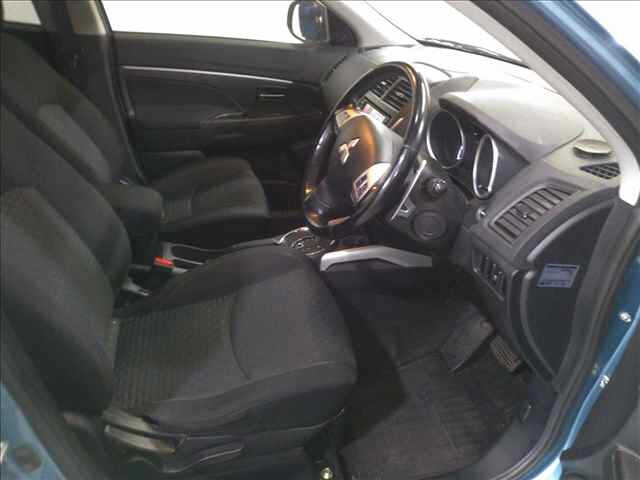 MITSUBISHI RVR
