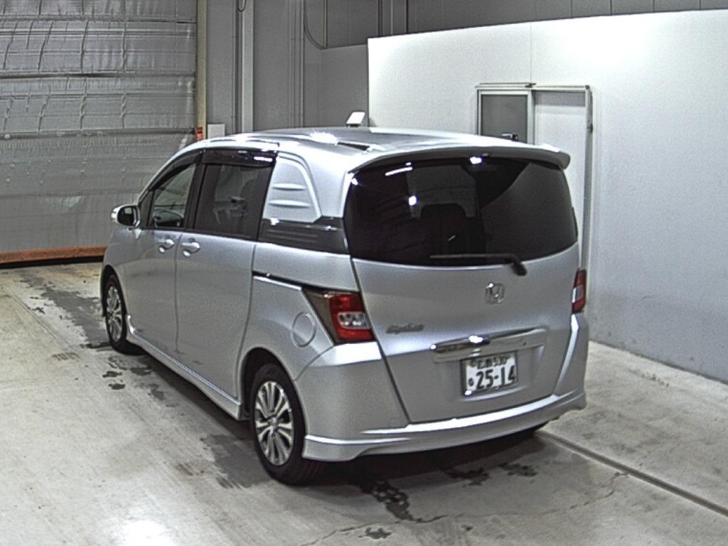 HONDA FREED SPIKE