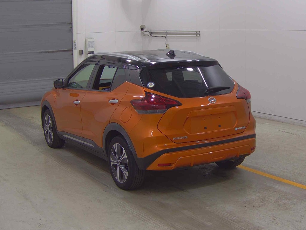 NISSAN KICKS