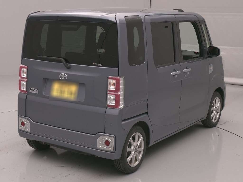 TOYOTA PIXIS MEGA