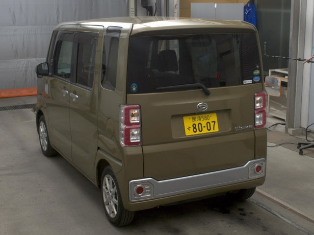 DAIHATSU WAKE