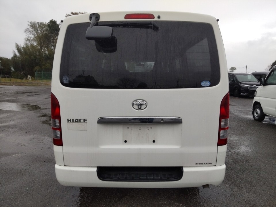 TOYOTA REGIUS ACE
