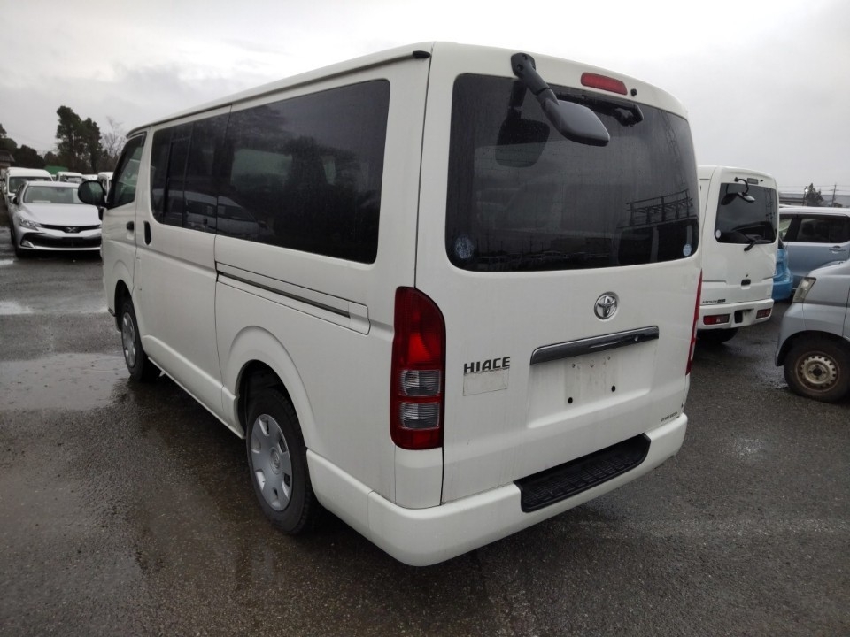 TOYOTA REGIUS ACE