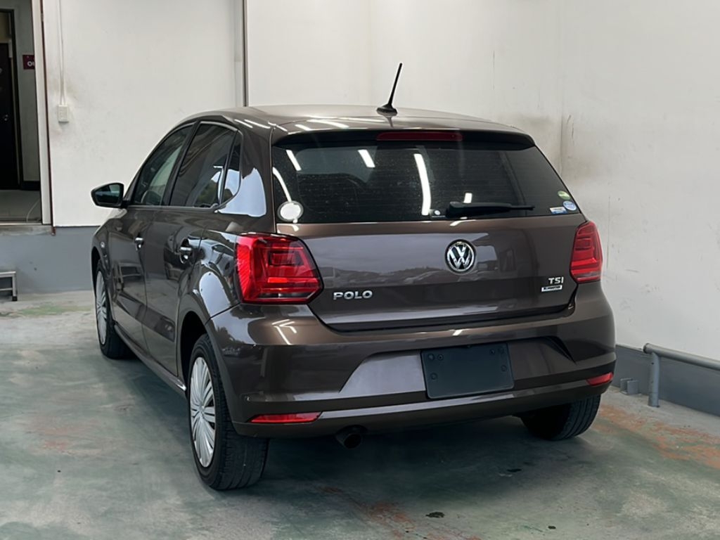 VOLKSWAGEN POLO