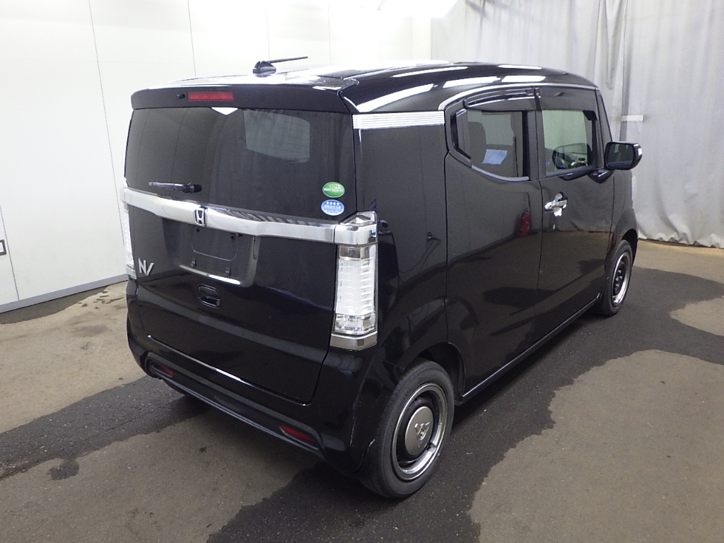 HONDA N-BOX SLASH