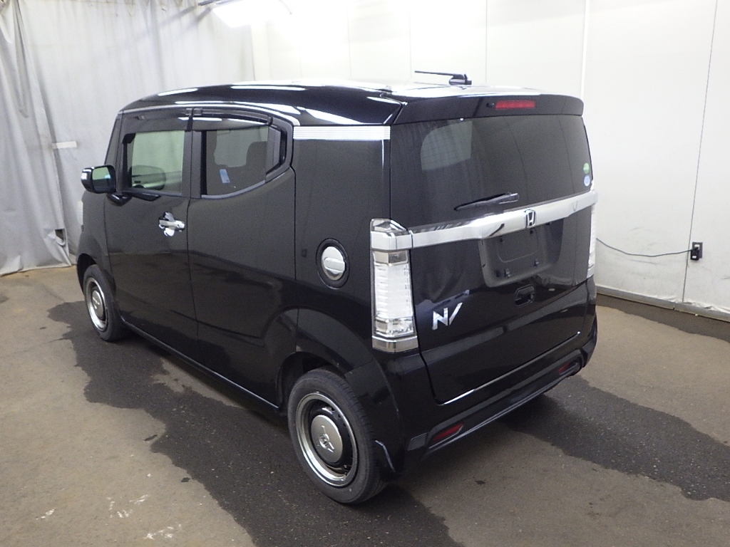HONDA N-BOX SLASH