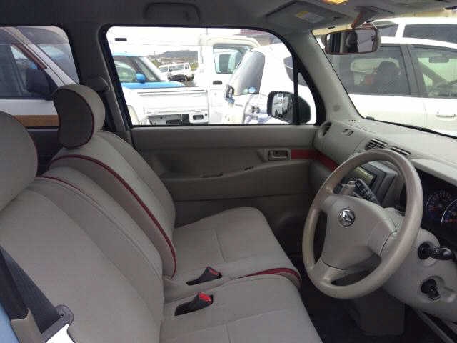DAIHATSU MOVE CONTE