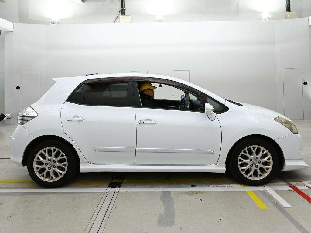 TOYOTA BLADE