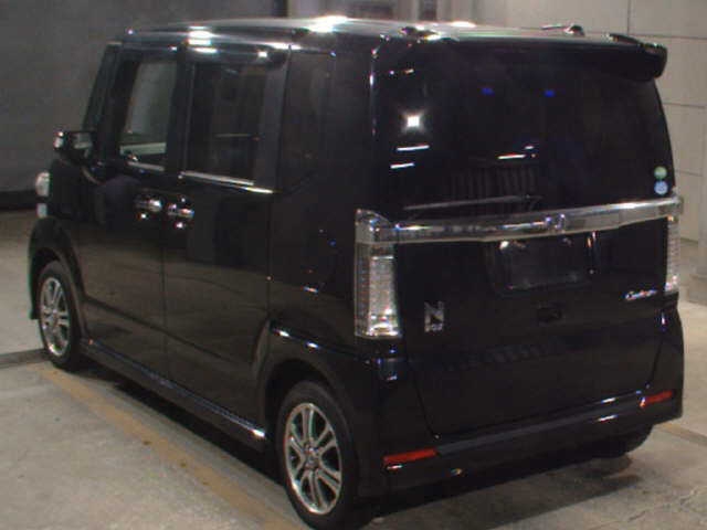 HONDA N-BOX+
