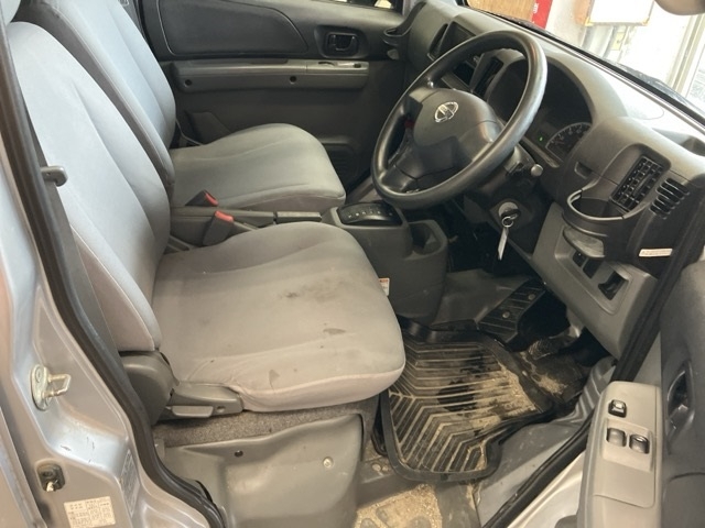 NISSAN CLIPPER