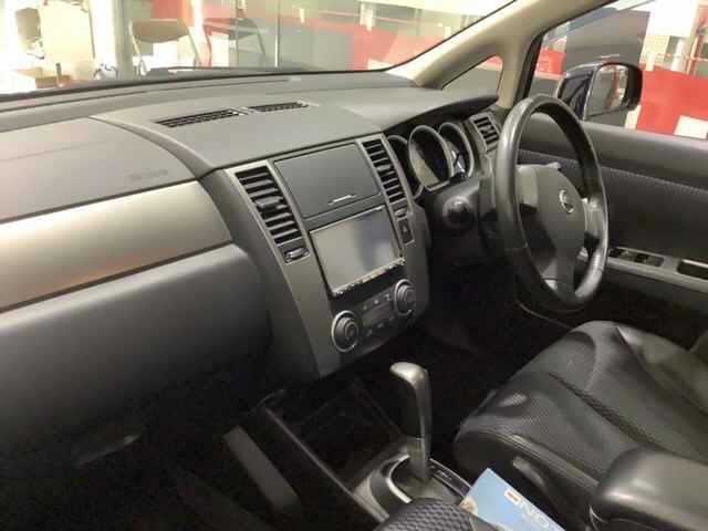 NISSAN TIIDA
