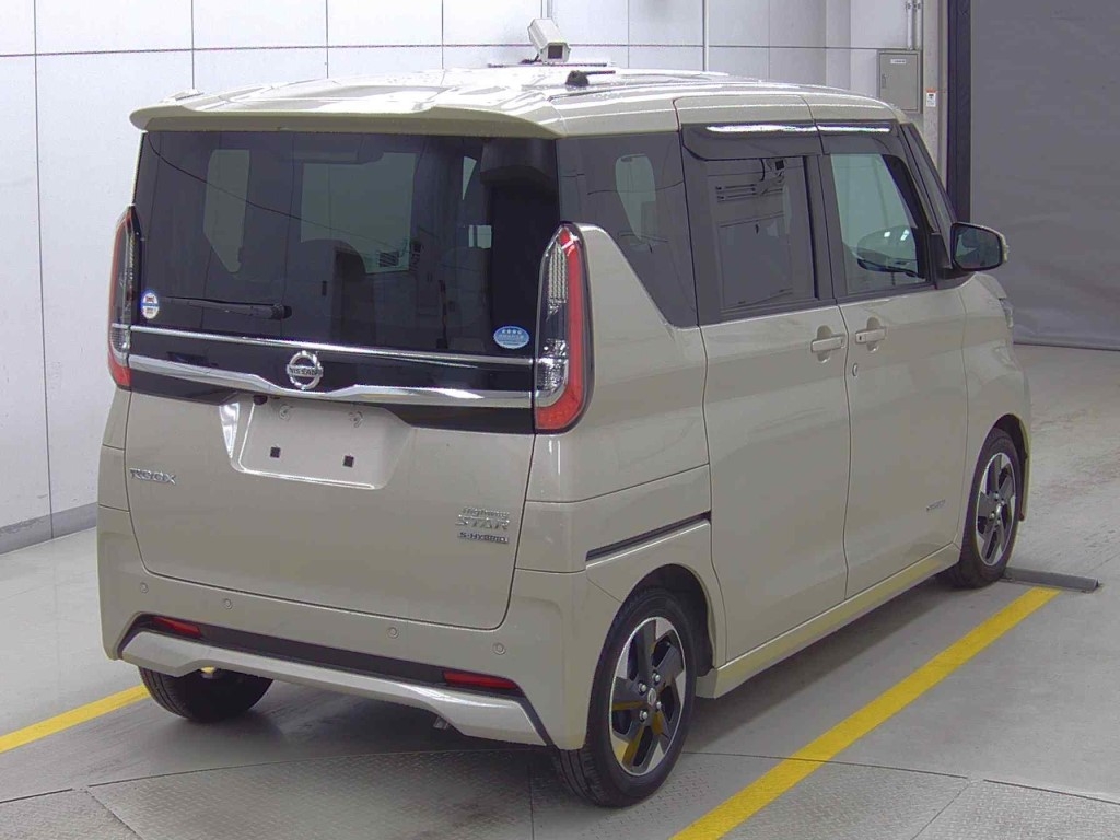 NISSAN ROOX
