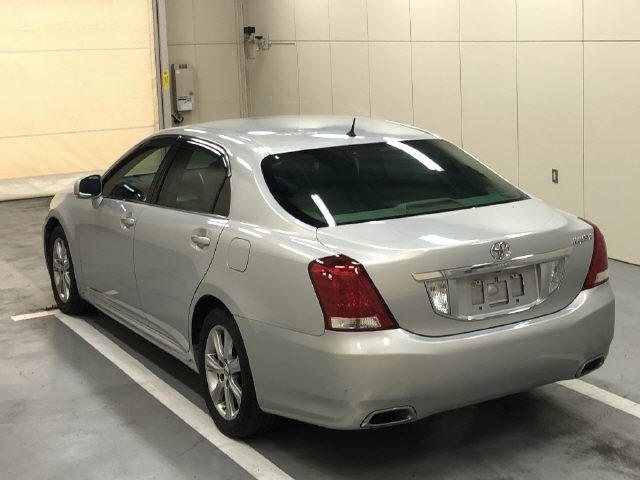 TOYOTA CROWN MAJESTA