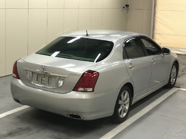 TOYOTA CROWN MAJESTA