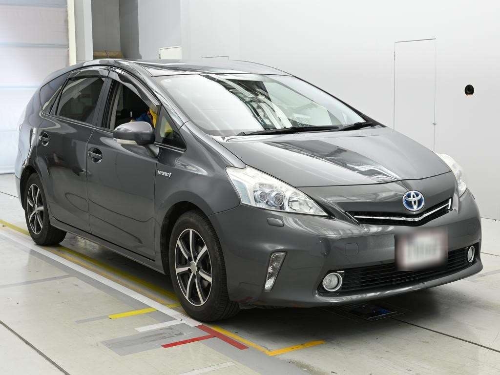 TOYOTA PRIUS ALPHA