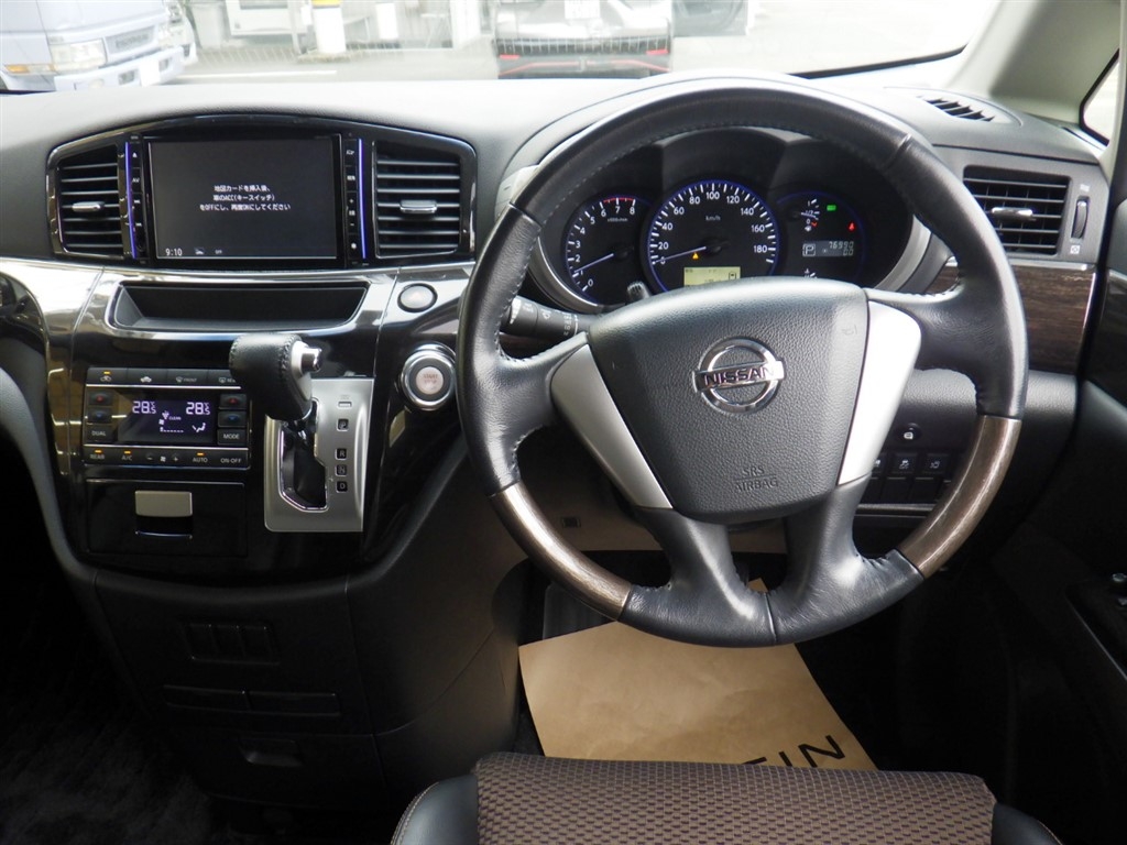 NISSAN ELGRAND