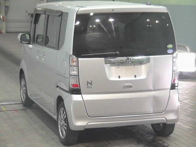 HONDA N-BOX+