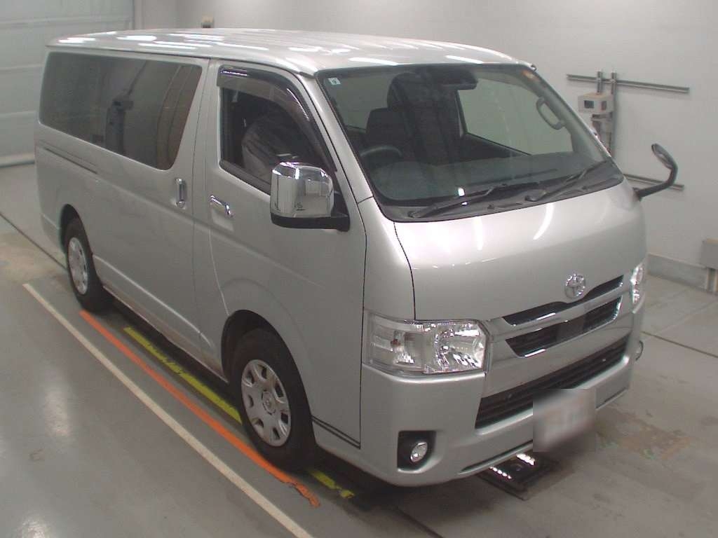 TOYOTA REGIUS ACE