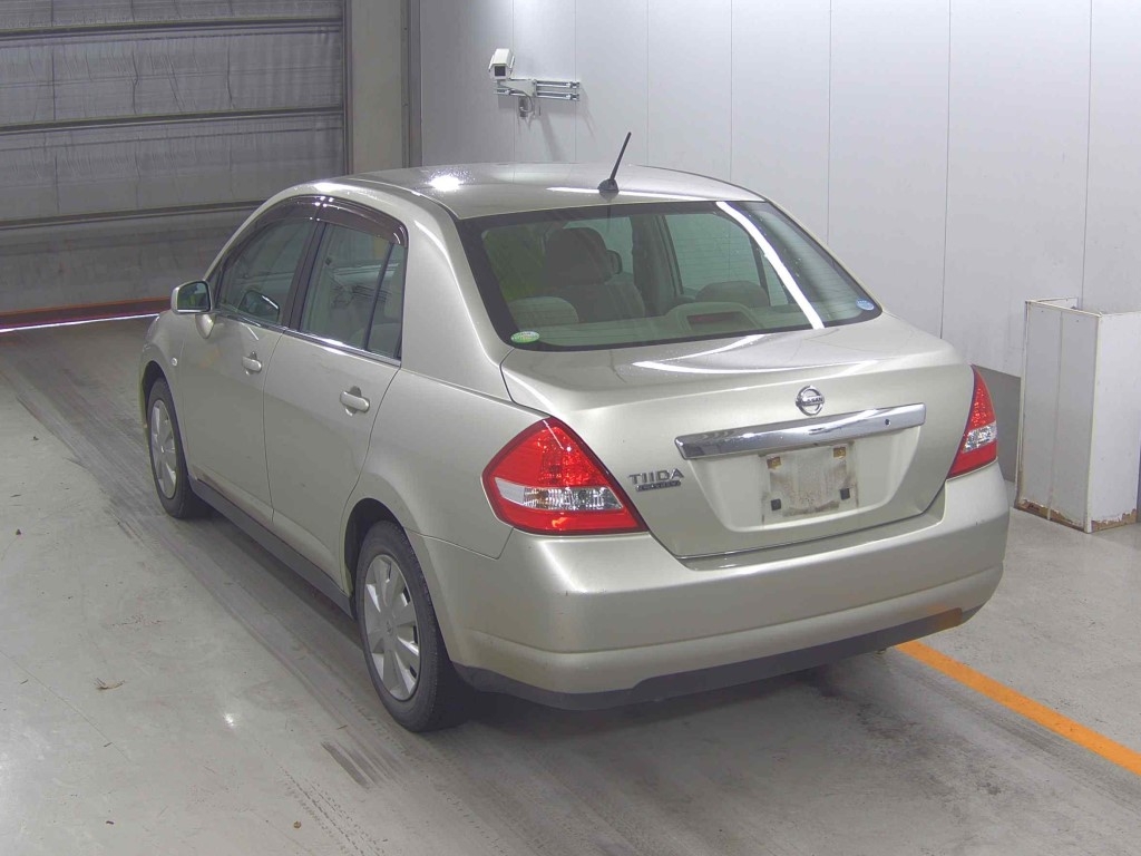 NISSAN TIIDA LATIO