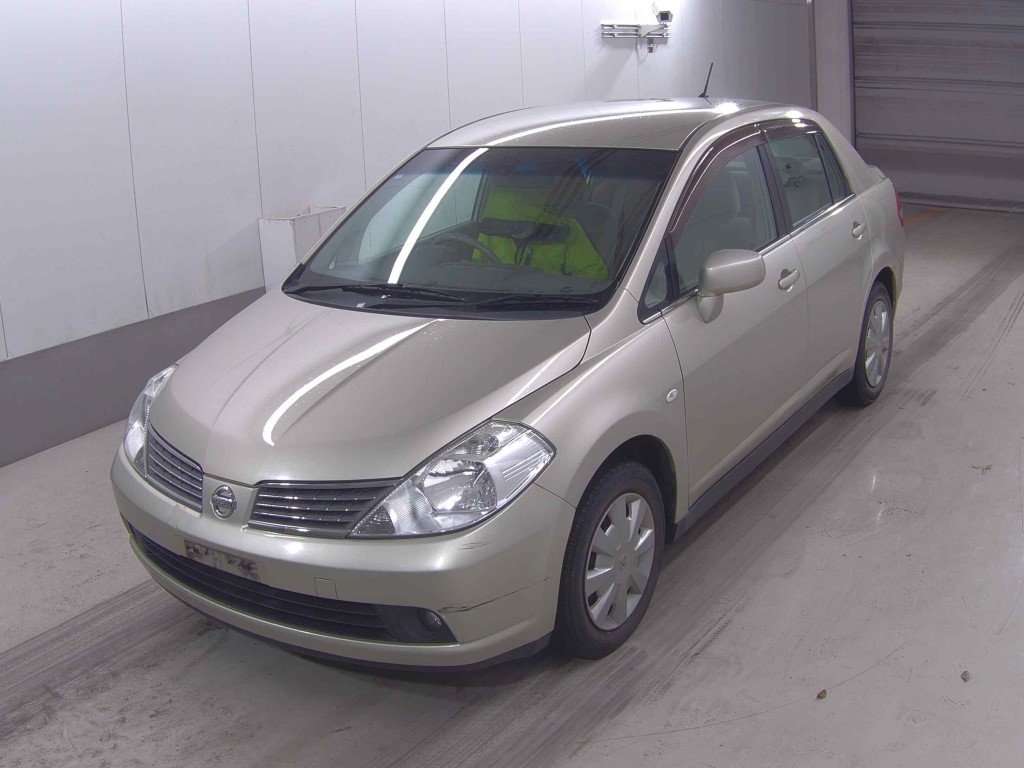 NISSAN TIIDA LATIO
