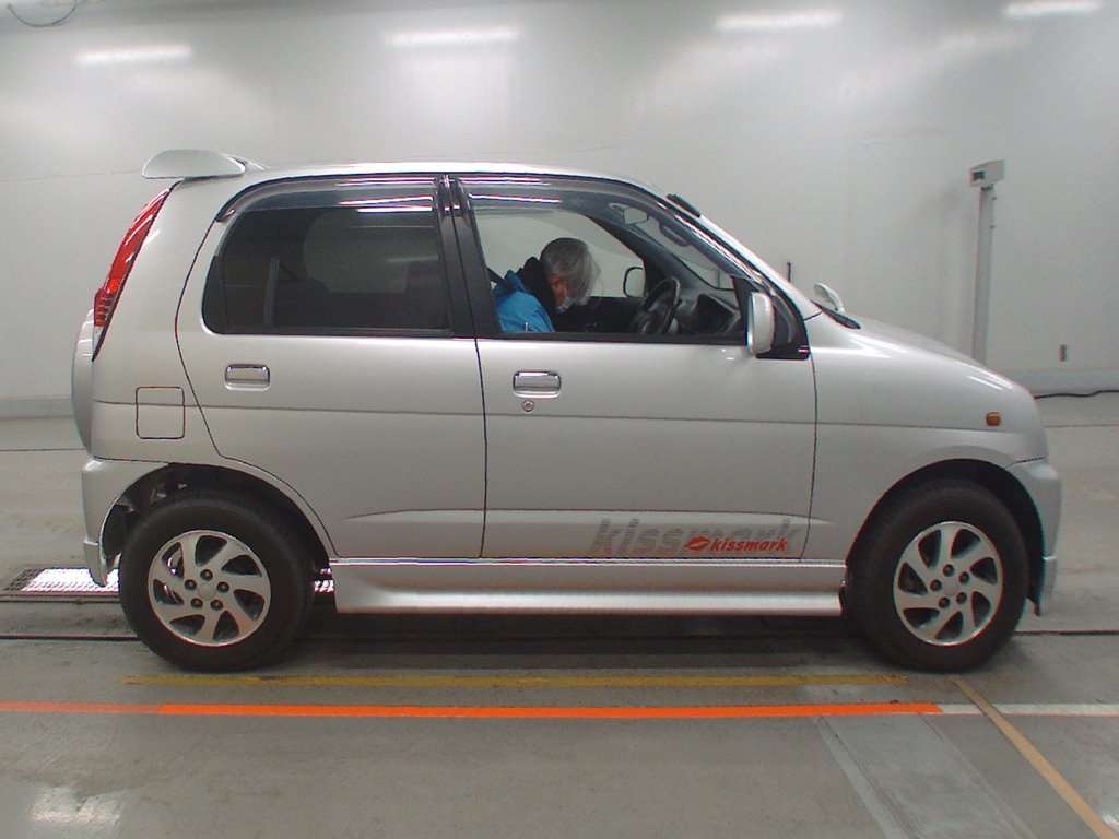 DAIHATSU TERIOS KID