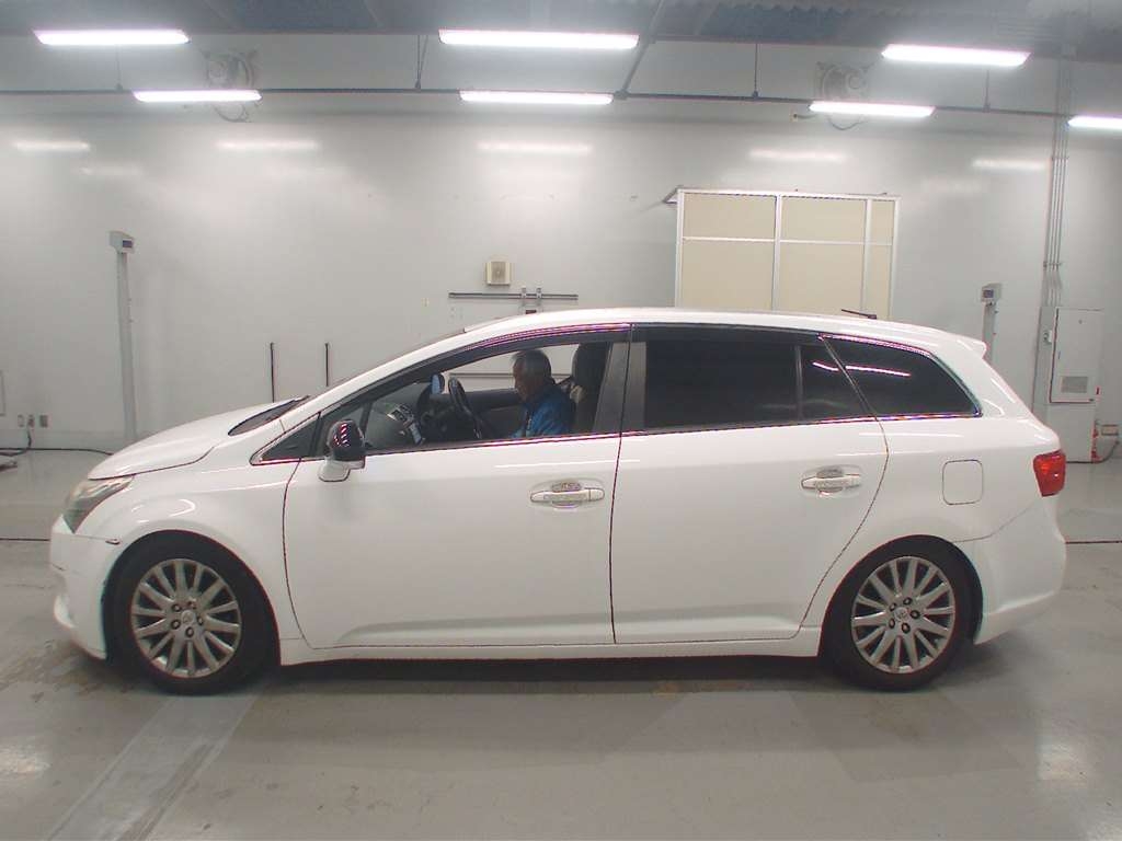 TOYOTA AVENSIS