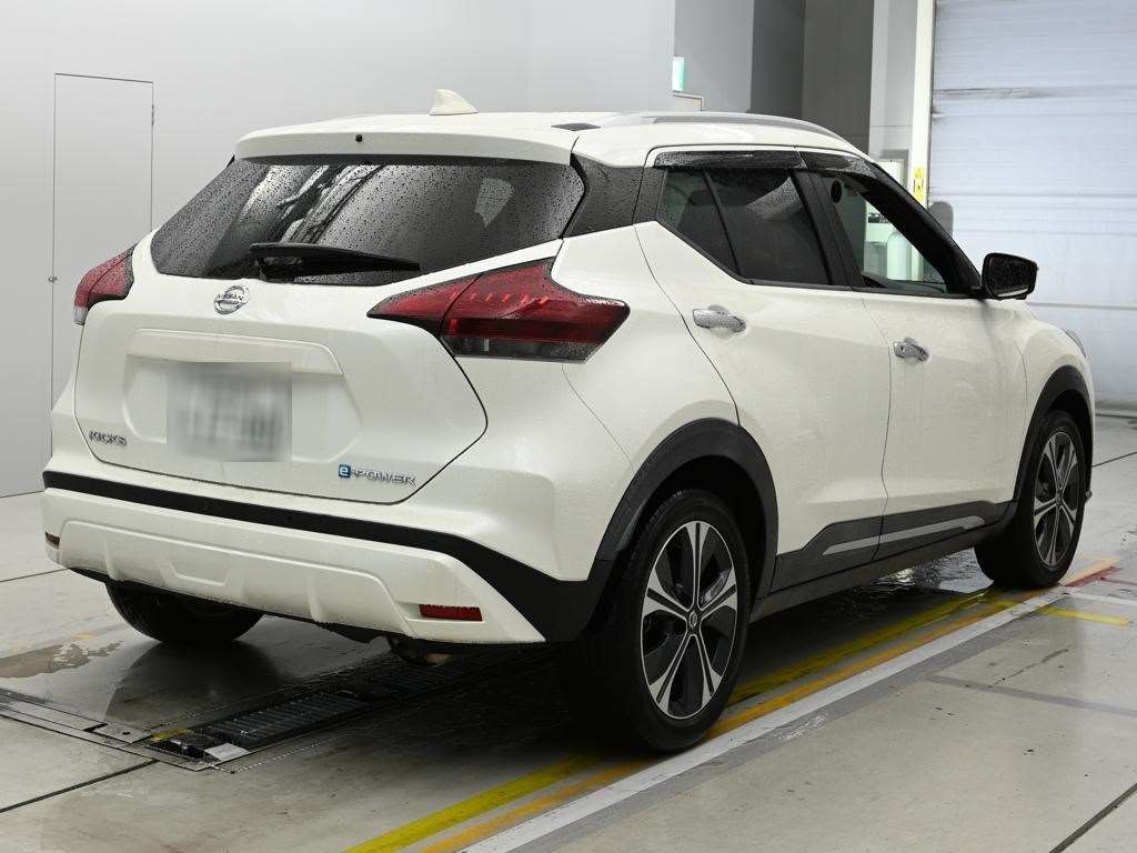 NISSAN KICKS