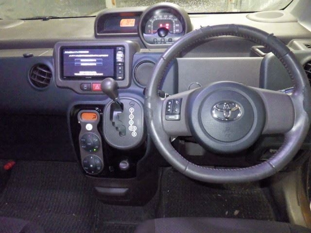 TOYOTA PORTE