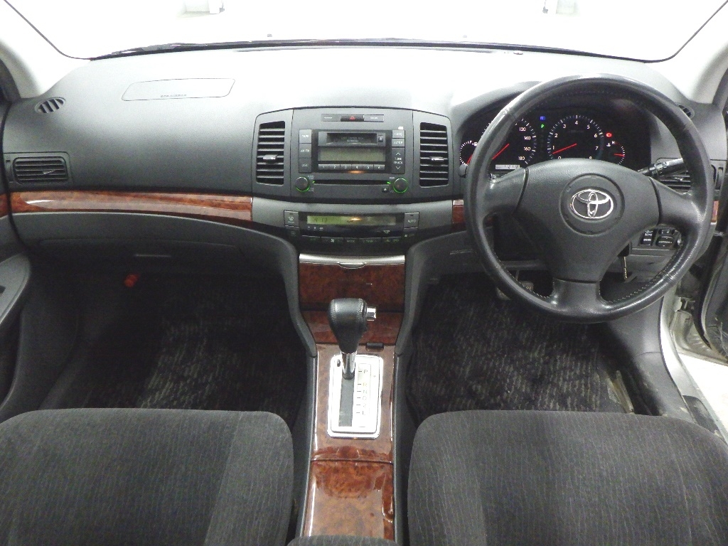 TOYOTA PREMIO