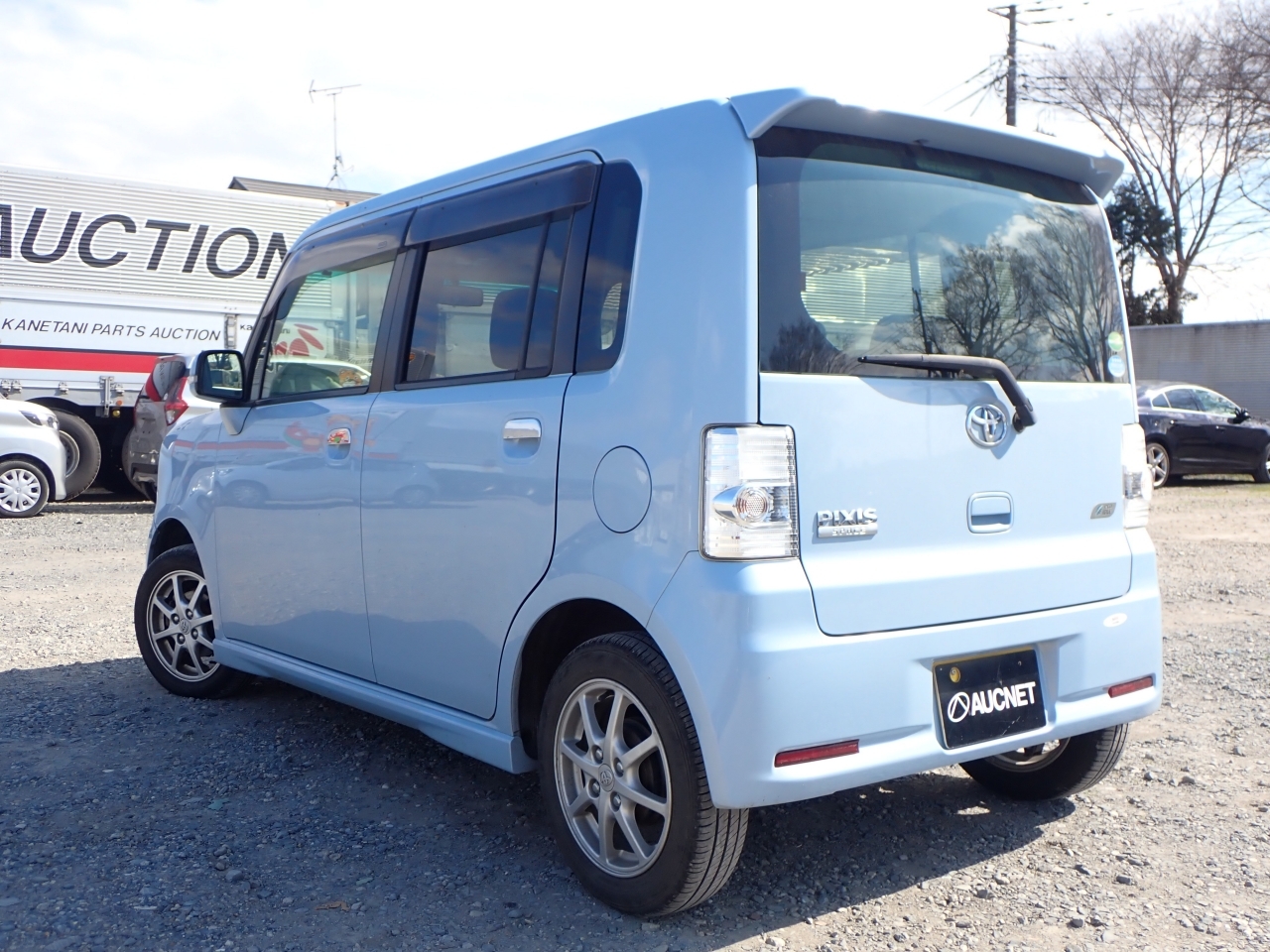 TOYOTA PIXIS SPACE