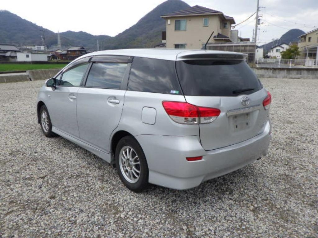 TOYOTA WISH