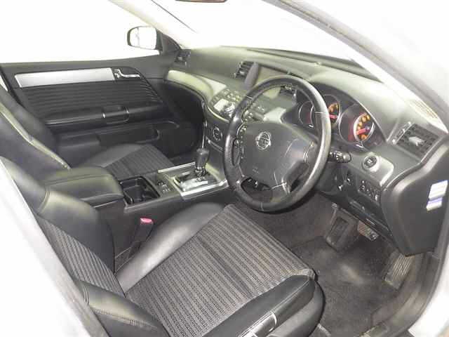 NISSAN FUGA