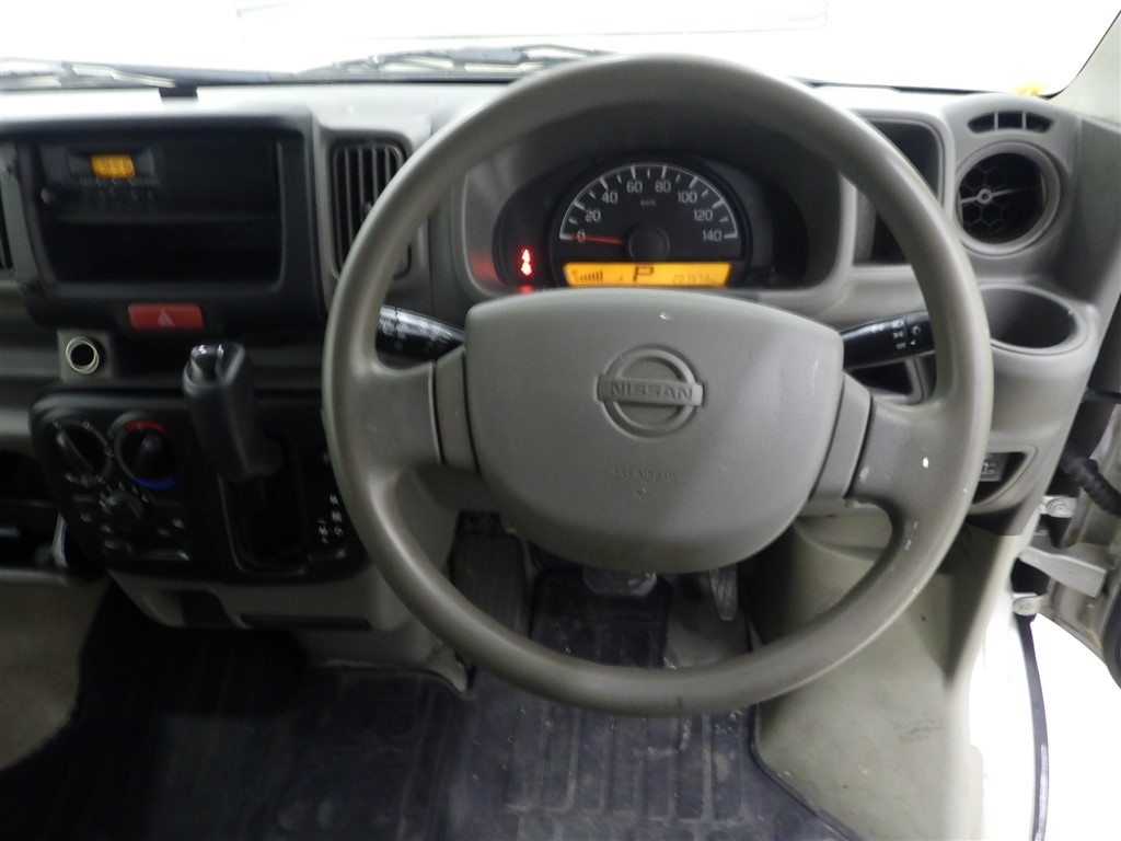 NISSAN NV100 CLIPPER
