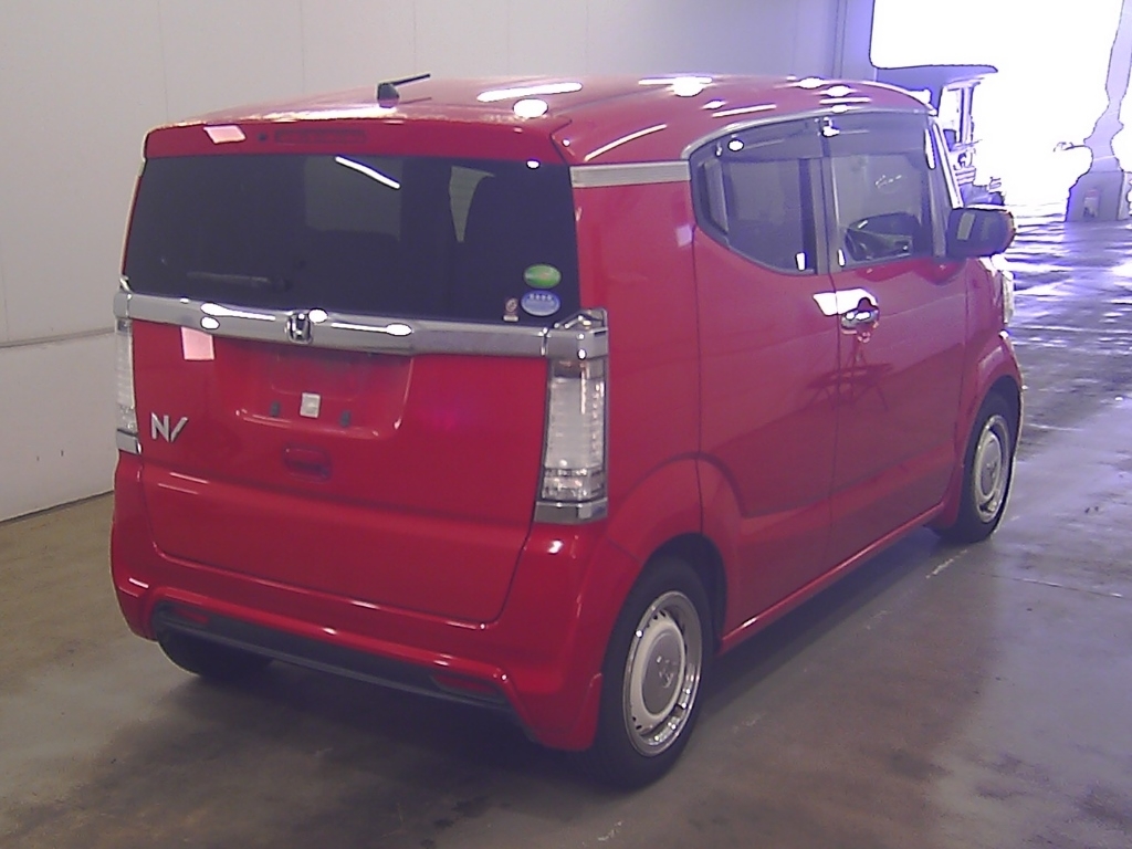 HONDA N-BOX SLASH